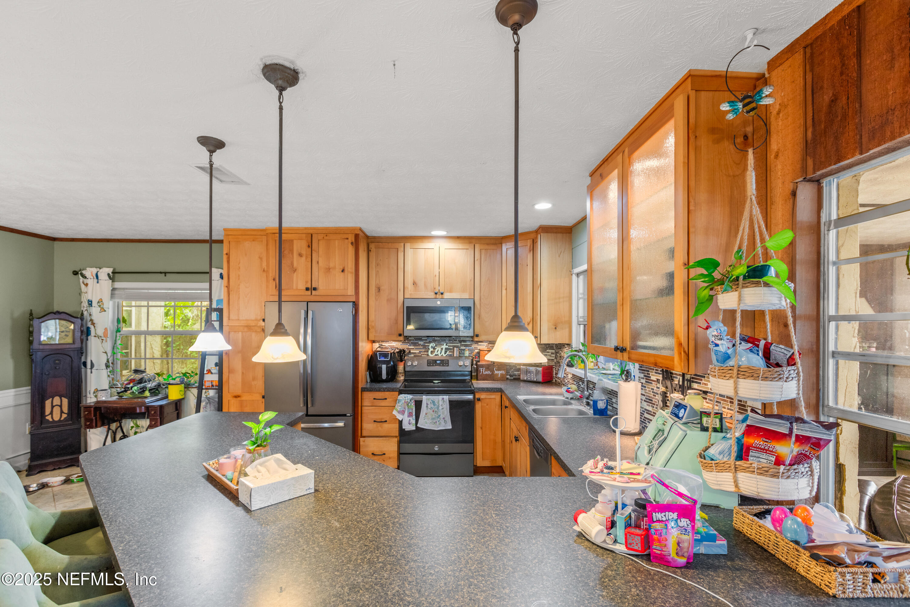 5915 White Sands Road Keystone Heights, FL 32656 - Photo 8 of 47 a very nice looking living room with furniture