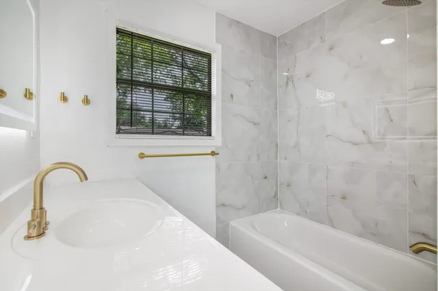 $229,800 | 2922 Knotty Oaks Trail, Houston, TX 77045