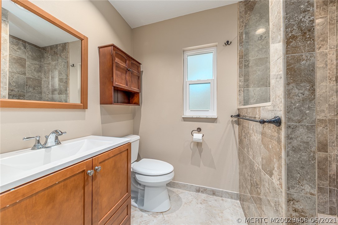 1050 Southwest Rio Vista Way Palm City, FL 34990 - Photo 17 of 23 Gallery Image 17