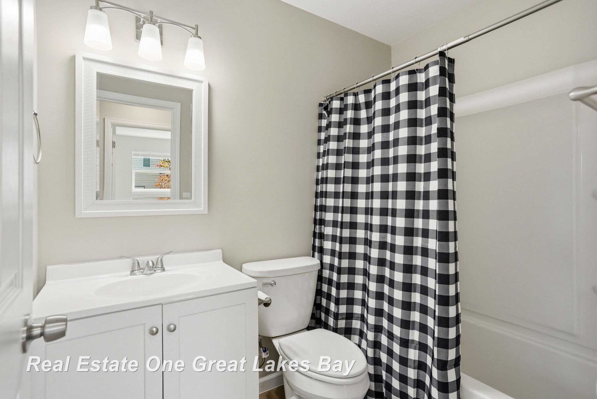 1813 Van Geisen Road Caro, MI 48723 - Photo 25 of 38