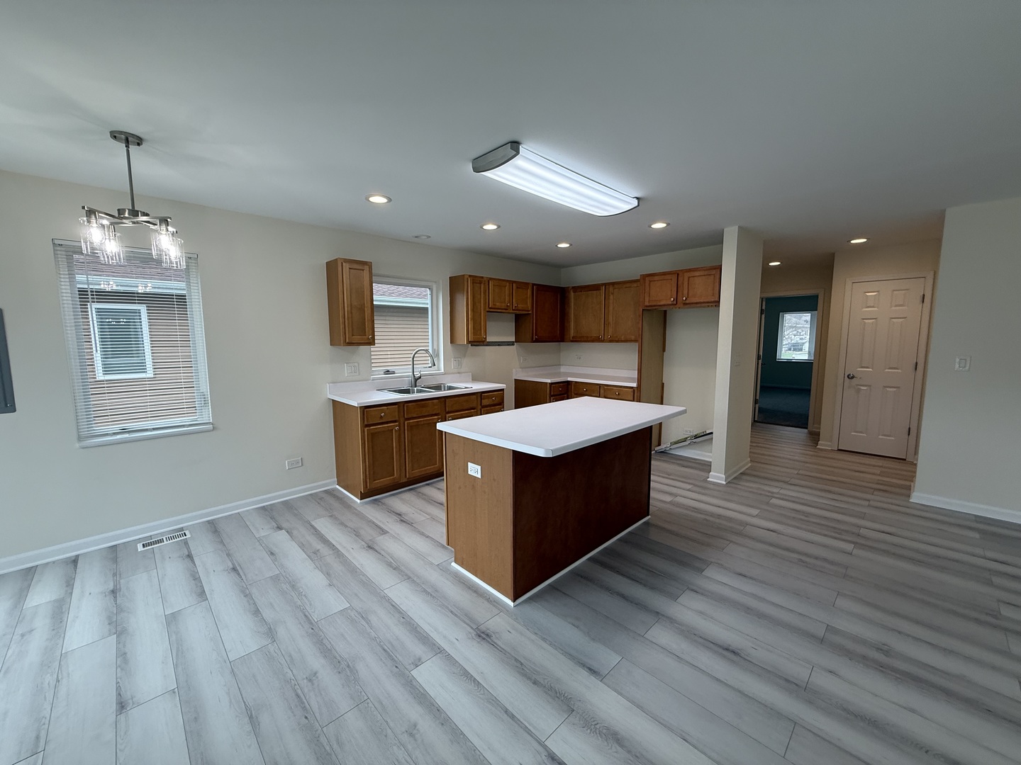 922 West Bergera Road Braidwood, IL 60408 - Photo 4 of 18