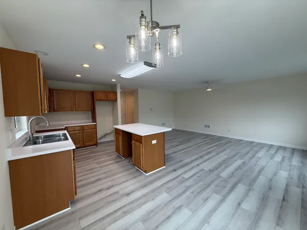 $299,900 | 922 West Bergera Road, Braidwood, IL 60408