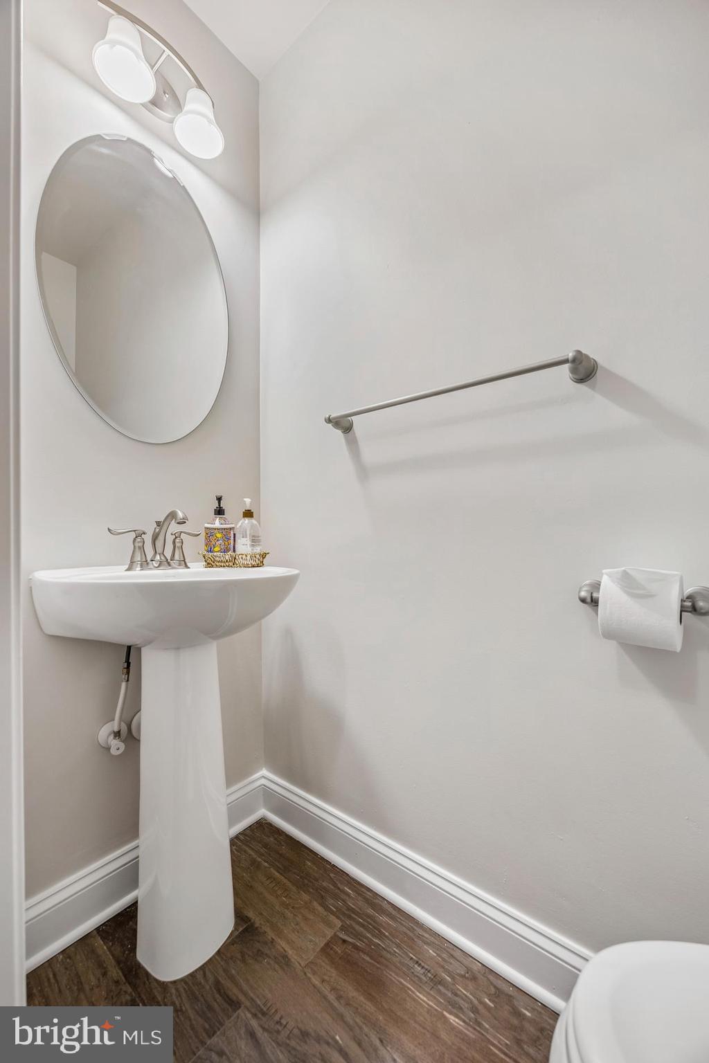 636 Quarry Point Road Malvern, PA 19355 - Photo 6 of 27 Powder Room