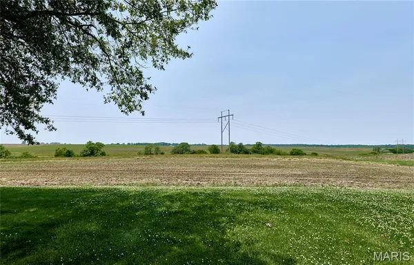 $275,000 | 339 White Road, Hawk Point, MO 63349