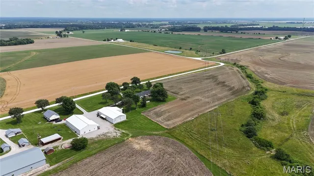 $285,000 | 339 White Road, Hawk Point, MO 63349