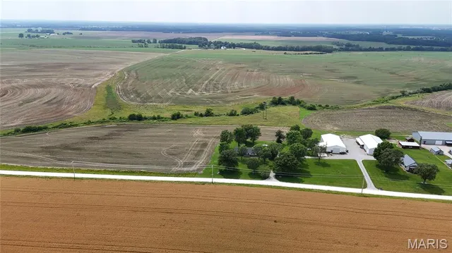 $285,000 | 339 White Road, Hawk Point, MO 63349