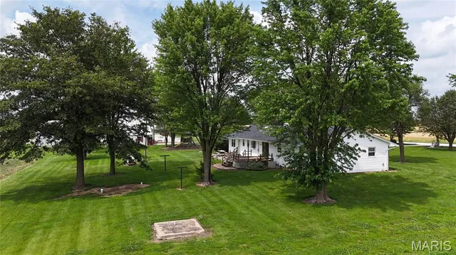 $285,000 | 339 White Road, Hawk Point, MO 63349