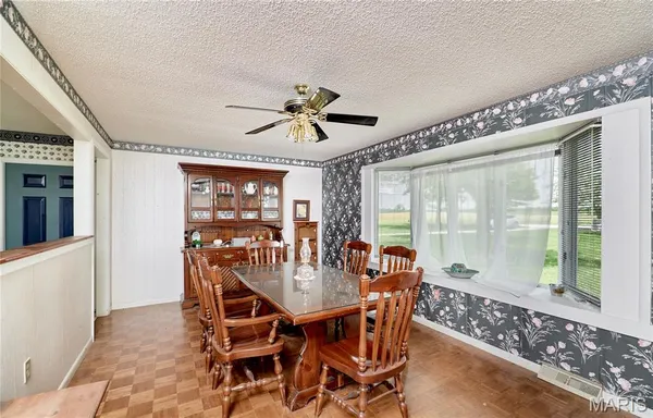 $275,000 | 339 White Road, Hawk Point, MO 63349