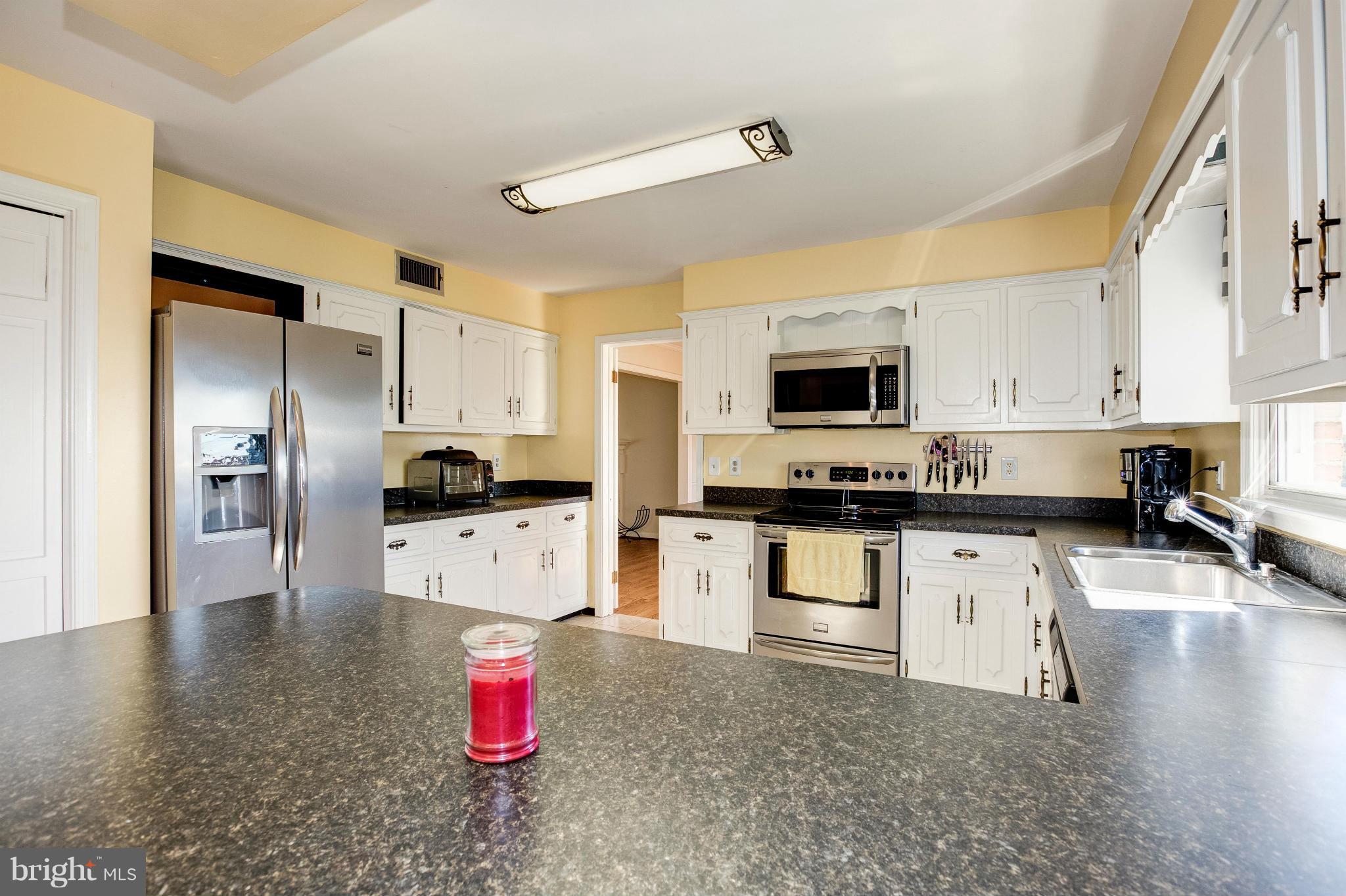 25835 Woodfield Road Damascus, MD 20872 - Photo 3 of 30 Kitchen