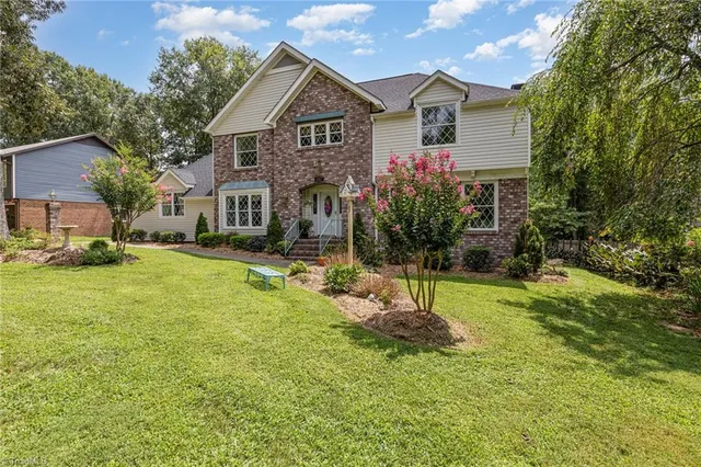 $529,000 | 4407 Oak Hollow Drive, High Point, NC 27265