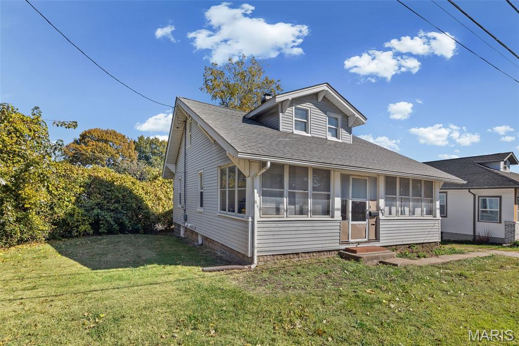 607 Milton Road Alton, IL 62002 - Photo 2 of 22