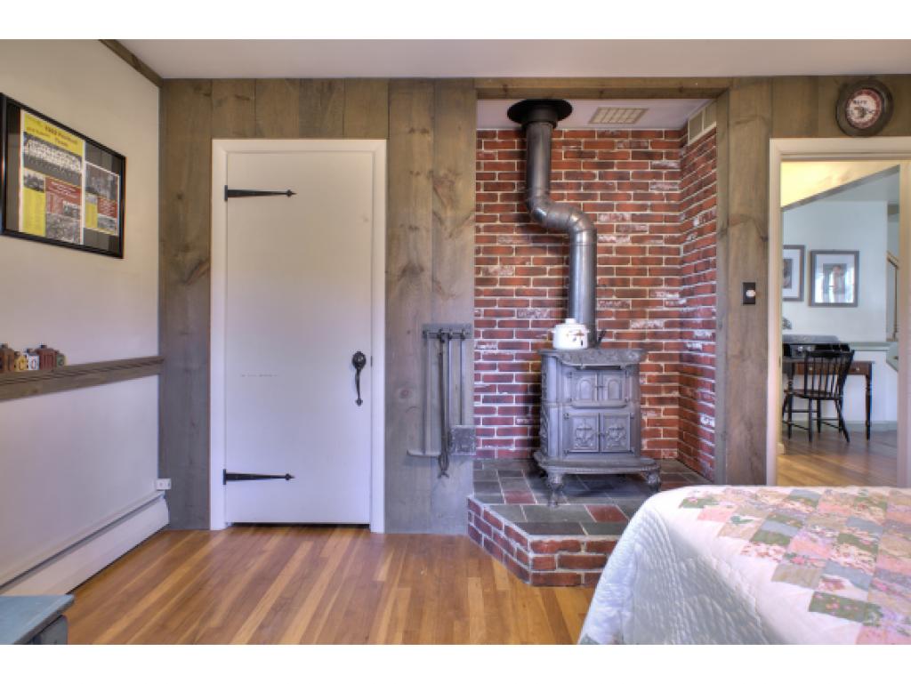 189 Hillhaven Road Manchester, NH 03104 - Photo 22 of 32