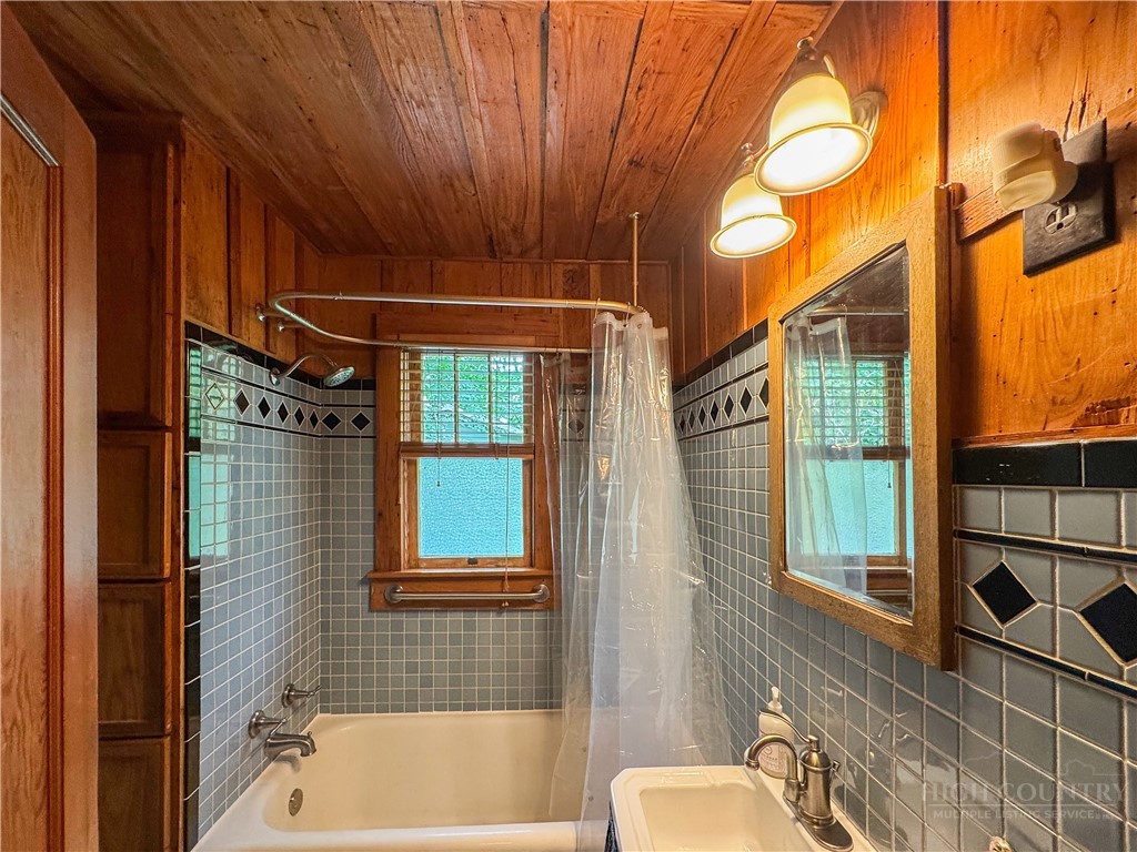 59 Warrior Road Marion, NC 28752 - Photo 20 of 50