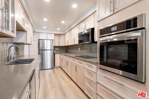 $3,995 | 1710 Malcolm Avenue, Unit 303, Los Angeles, CA 90024