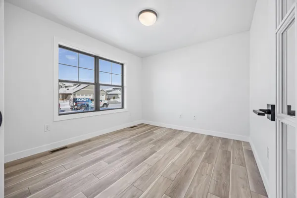 $649,900 | 8916 Meadowlark Parkway, Horace, ND 58047