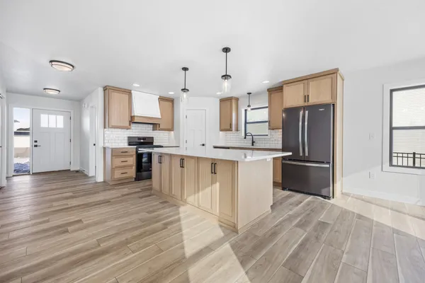 $649,900 | 8916 Meadowlark Parkway, Horace, ND 58047