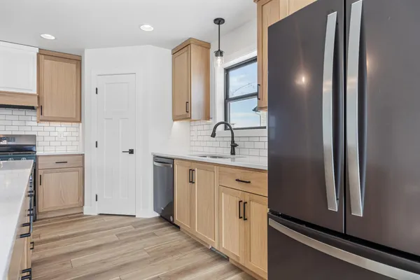 $649,900 | 8916 Meadowlark Parkway, Horace, ND 58047