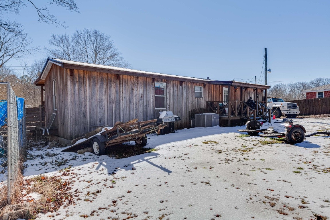 9312 Missionary Ridge Road Bon Aqua, TN 37025 - Photo 32 of 42 a view of a backyard of a house
