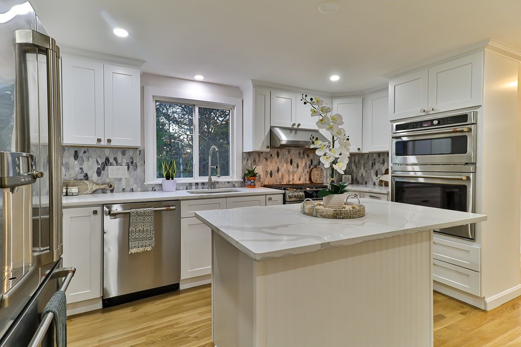 549 South Orleans Road Brewster, MA 02631 - Photo 9 of 30 Gallery Image 9