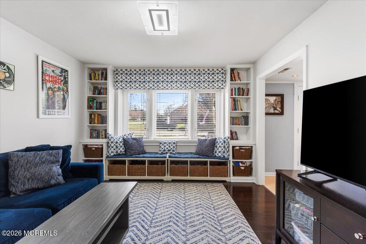 2 Dickson Road Marlboro, NJ 07746 - Photo 23 of 50 Living Room