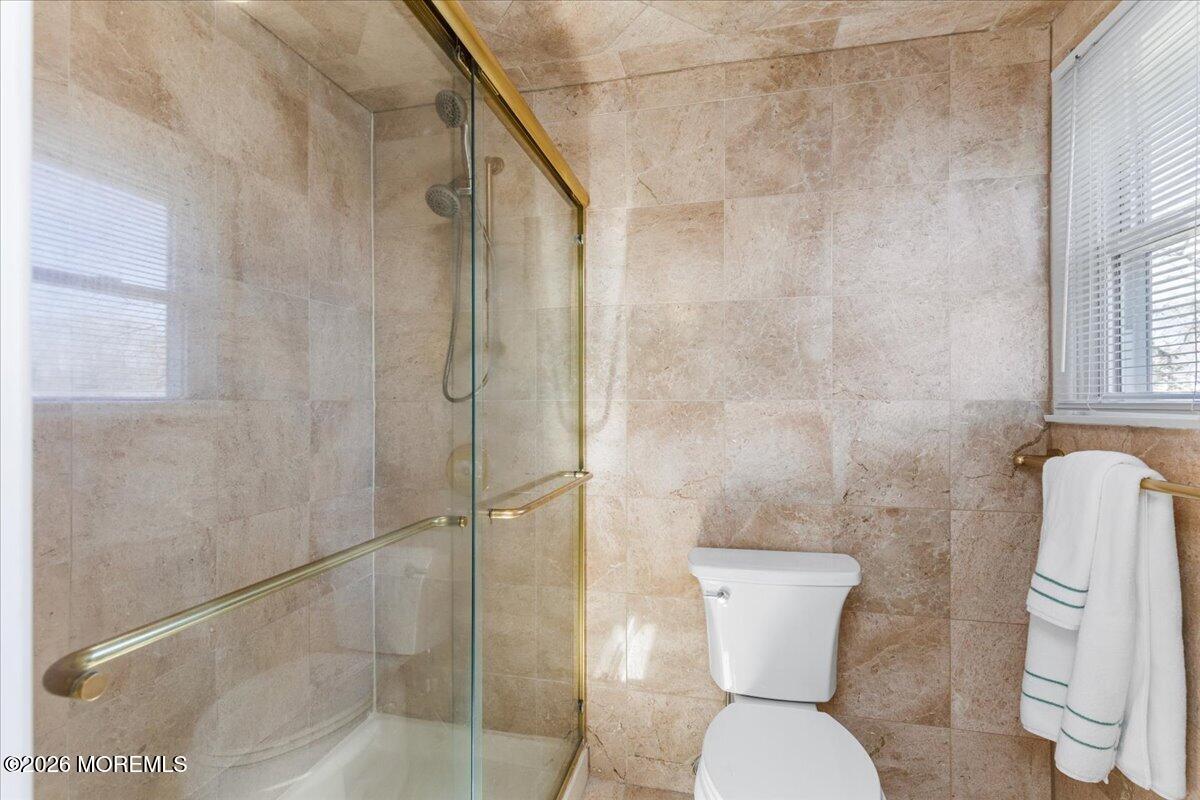 2 Dickson Road Marlboro, NJ 07746 - Photo 31 of 50 Primary Bathroom