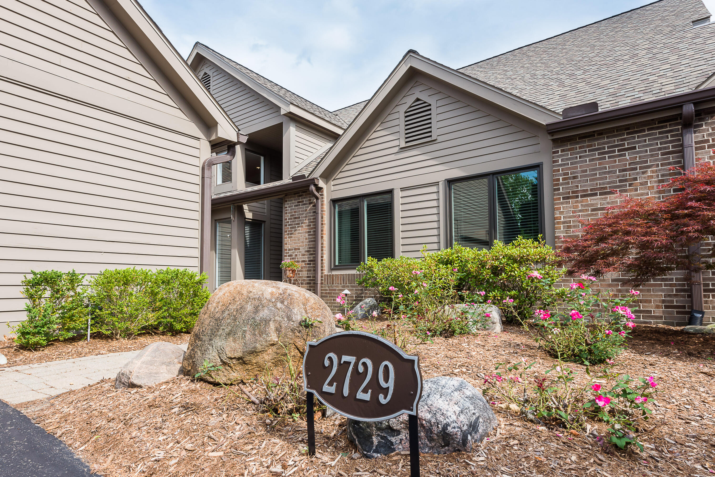 2729 Aspen Road Ann Arbor, MI 48108 - Photo 2 of 58 DSC_12