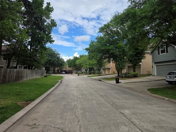 $150,000 | 6323 Encenada Green Trail, Humble, TX 77346