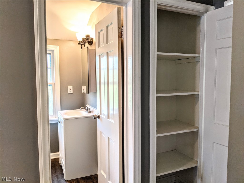 1256 Richmond Road Cleveland, OH 44124 - Photo 18 of 27 Upstairs Hall Closet
