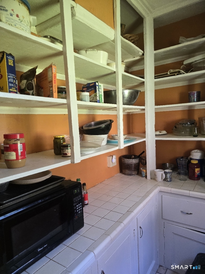 197 Ridgefield Street Hartford, CT 06112 - Photo 13 of 23 Pantry