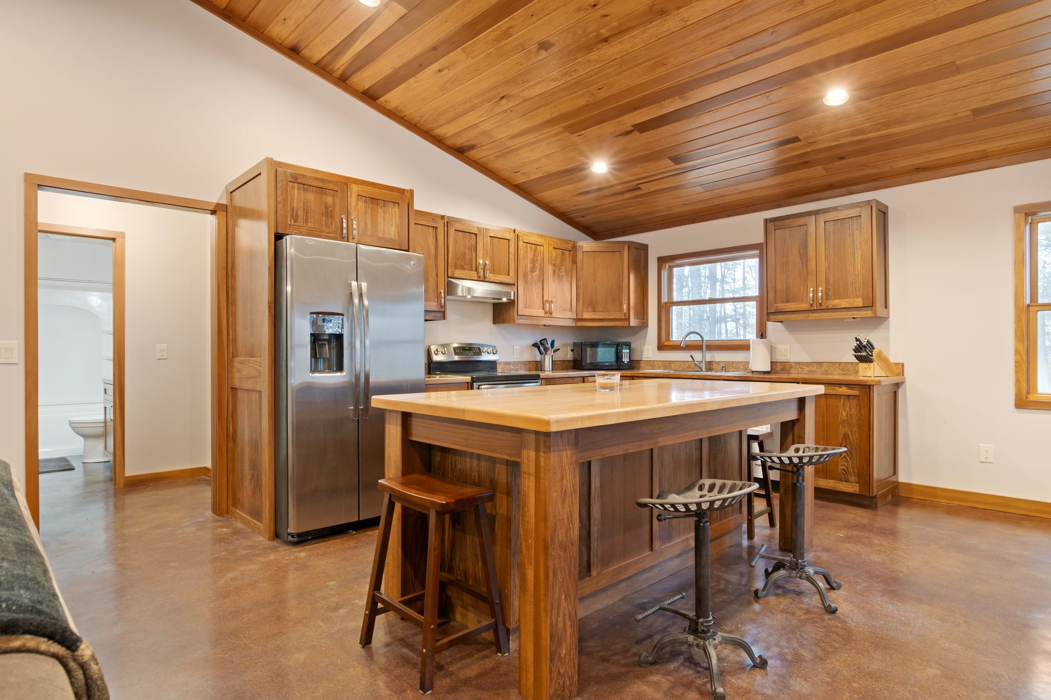 942 Rockhouse Road Hohenwald, TN 38462 - Photo 11 of 68