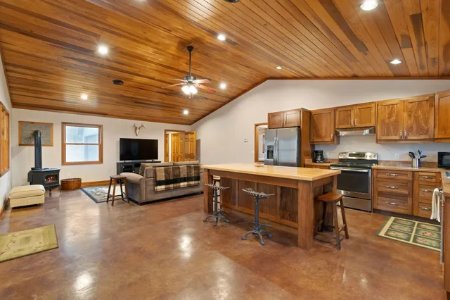 $635,000 | 942 Rockhouse Road, Hohenwald, TN 38462