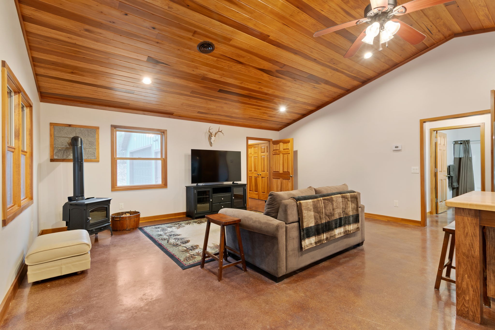 942 Rockhouse Road Hohenwald, TN 38462 - Photo 8 of 68