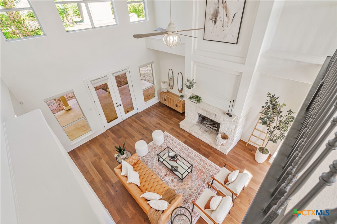 200 Tovas Secret Cove Georgetown, TX 78628 - Photo 14 of 31 a living room with furniture