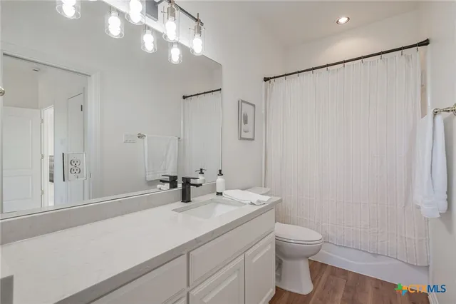 $820,000 | 200 Tovas Secret Cove, Georgetown, TX 78628