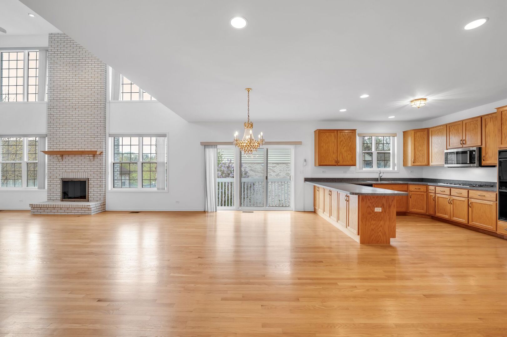 523 West Ruhl Road Palatine, IL 60074 - Photo 17 of 65