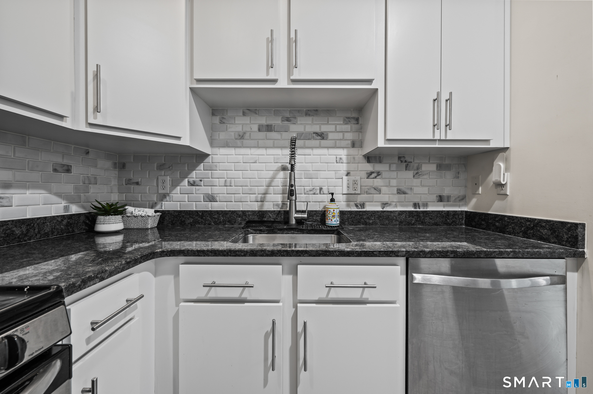 23 Rhodora Terrace, Unit 23 Windsor, CT 06095 - Photo 14 of 36