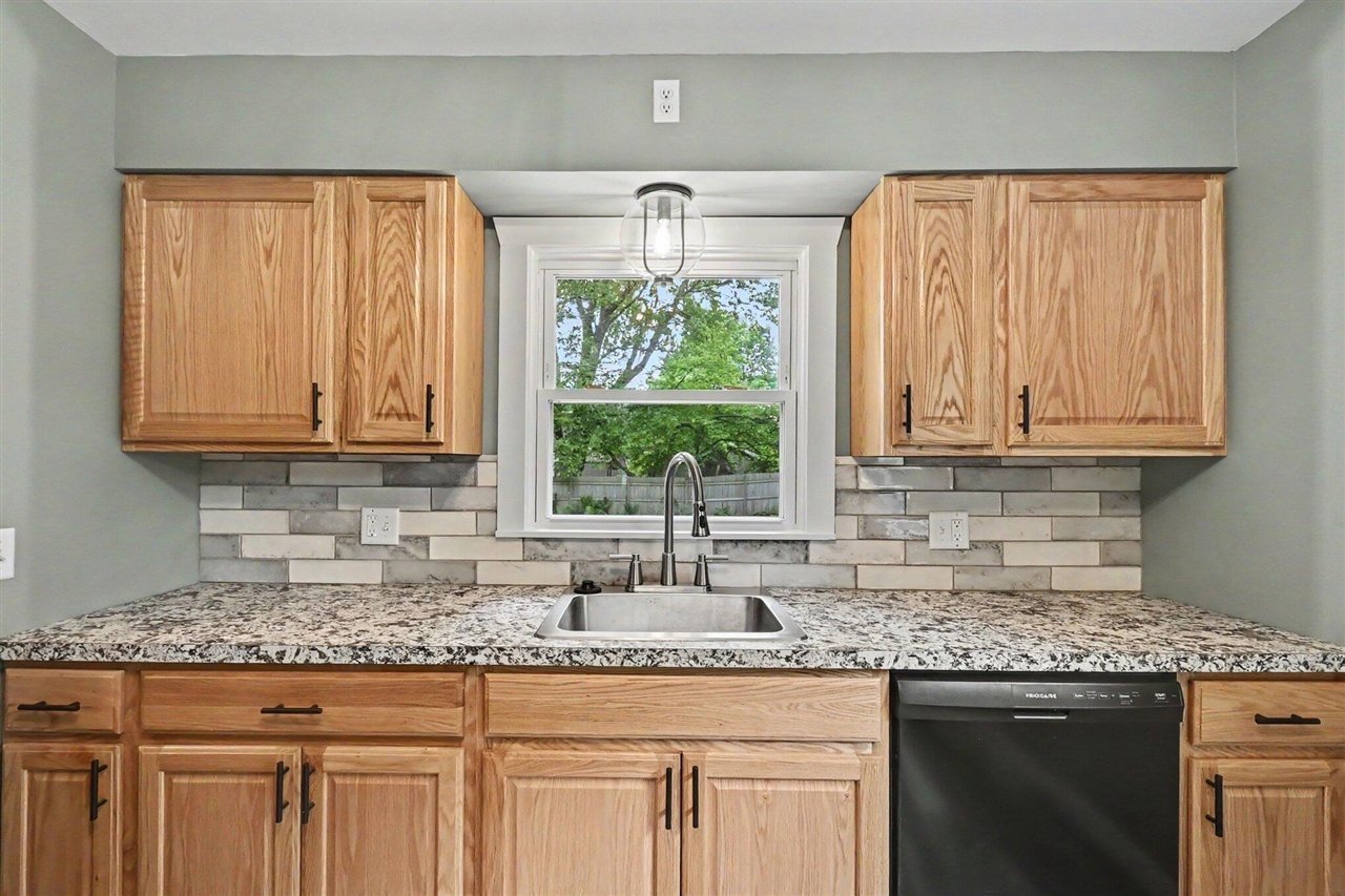 307 Mechanic Street Stockbridge, MI 49285 - Photo 7 of 15