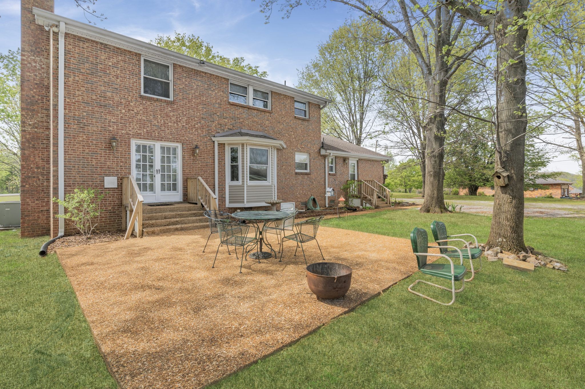 460 West Campbell Road Goodlettsville, TN 37072 - Photo 39 of 55 a swimming pool with outdoor seating and yard