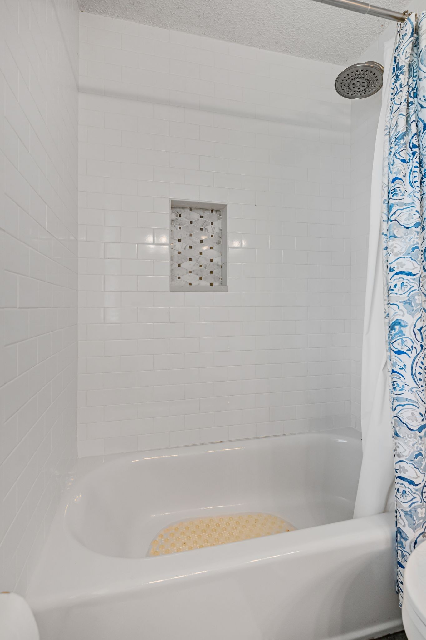 460 West Campbell Road Goodlettsville, TN 37072 - Photo 7 of 55 a bathroom with a bathtub