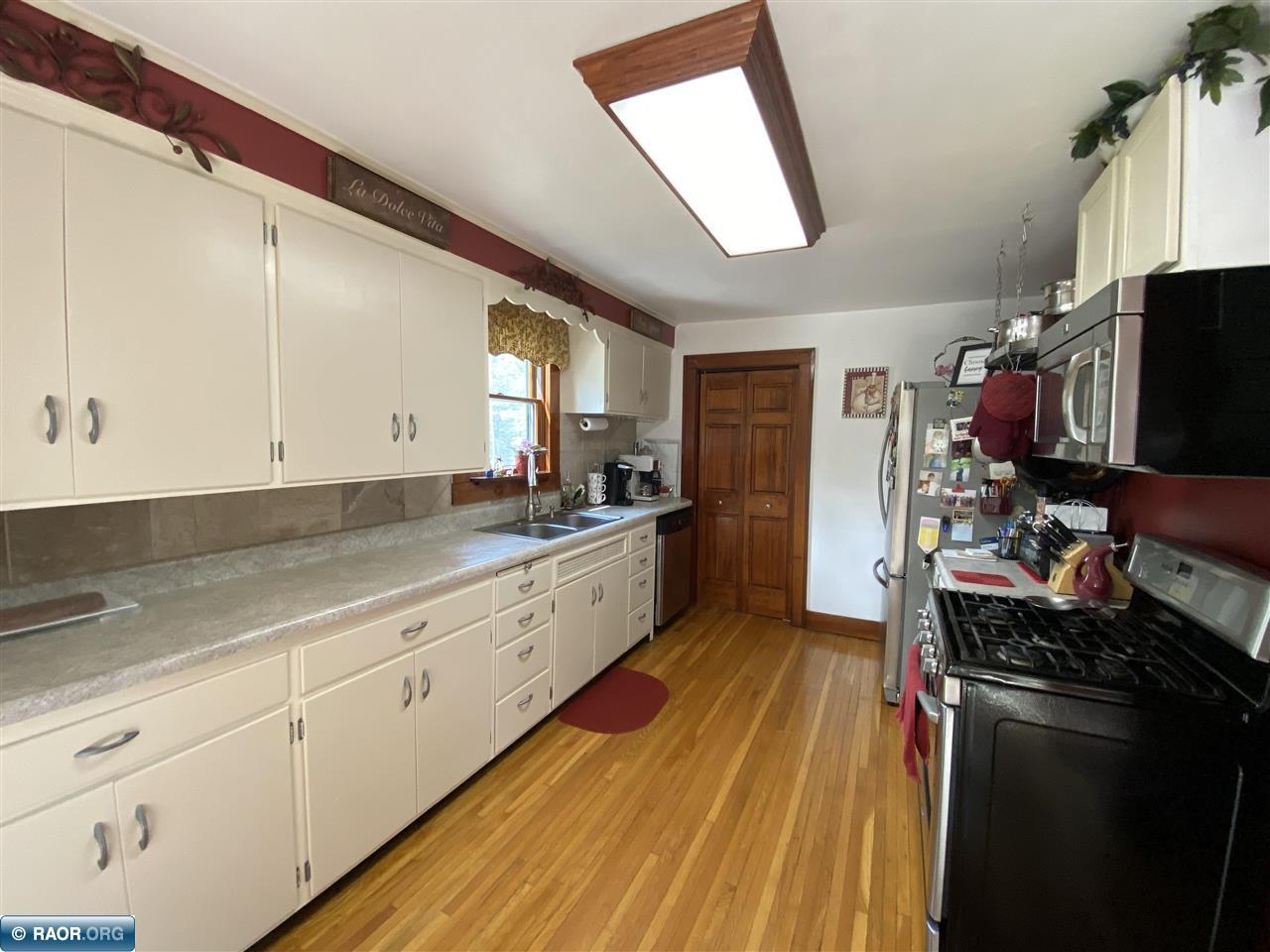 4029 East 19th Street Hibbing, MN 55746 - Photo 4 of 35