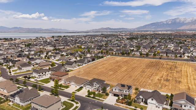 111 East Silver Oak Road Vineyard, UT 84059 - Photo 40 of 50 Expansive residential development featuring numerous homes with varied architectural styles