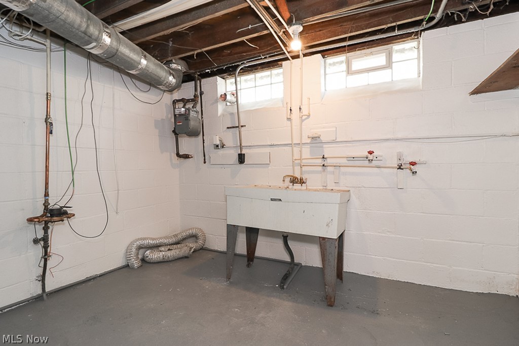 4026 Stilmore Road Cleveland, OH 44121 - Photo 21 of 25