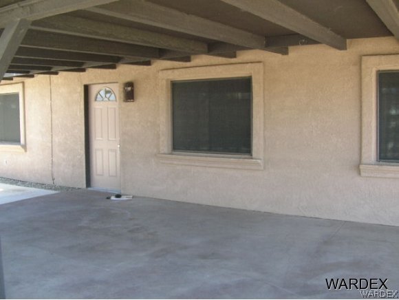 10070 Harbor View Road Parker, AZ 85344 - Photo 2 of 12 Side