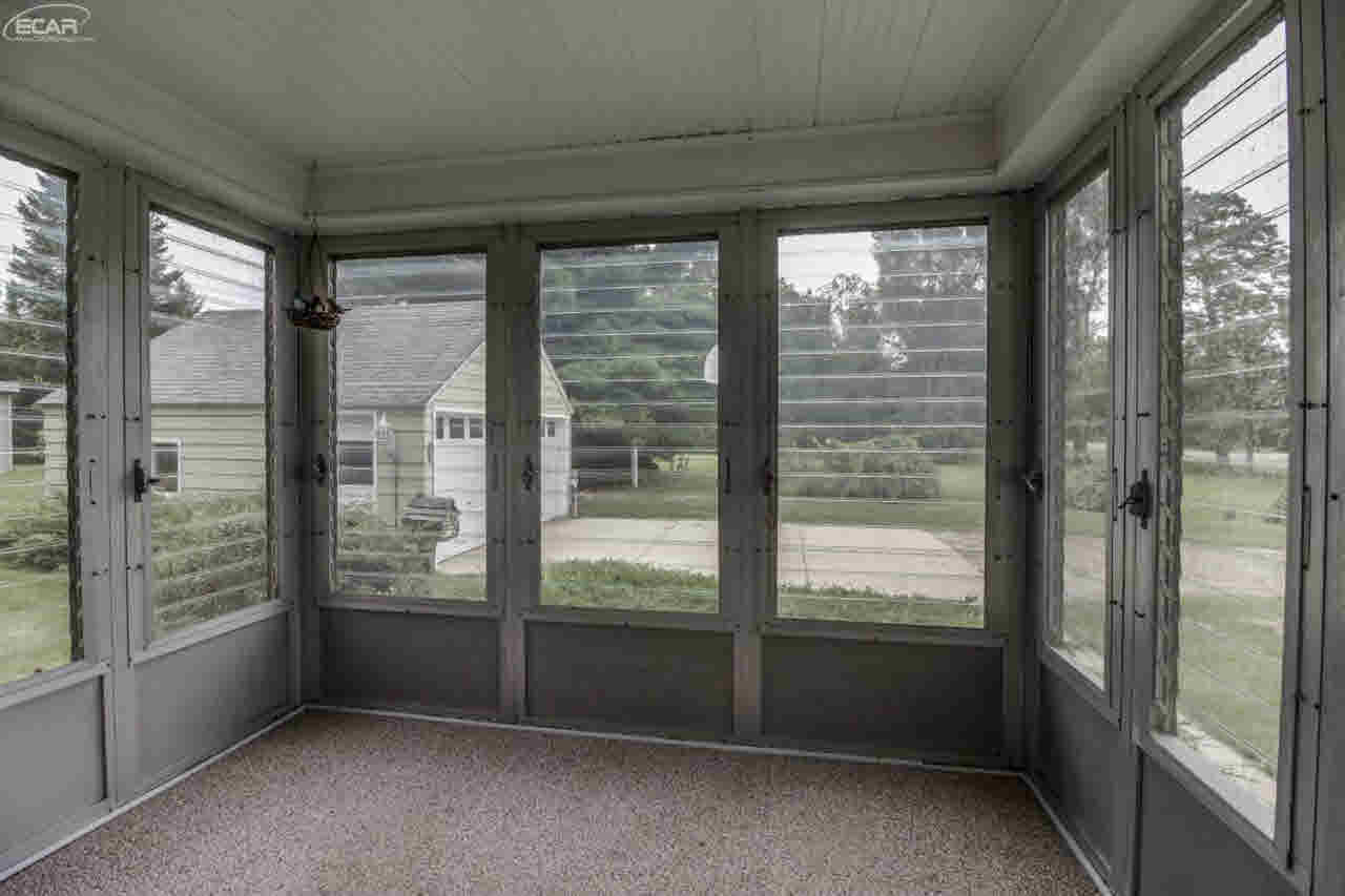 10185 East Richfield Road Davison, MI 48423 - Photo 28 of 36 21347824-27.JPG