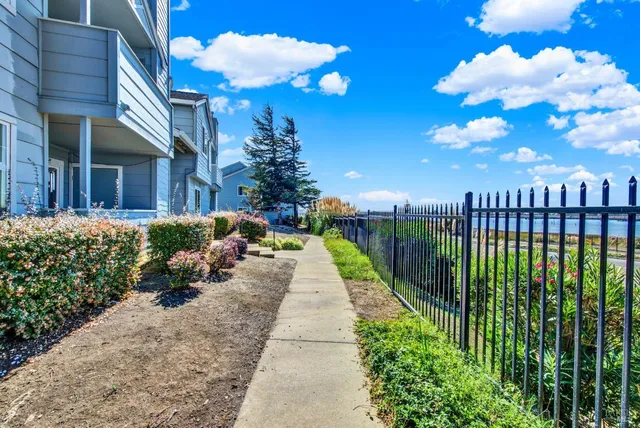 $265,000 | 127 Lighthouse Drive, Vallejo, CA 94590
