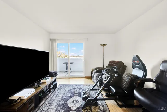 $265,000 | 127 Lighthouse Drive, Vallejo, CA 94590