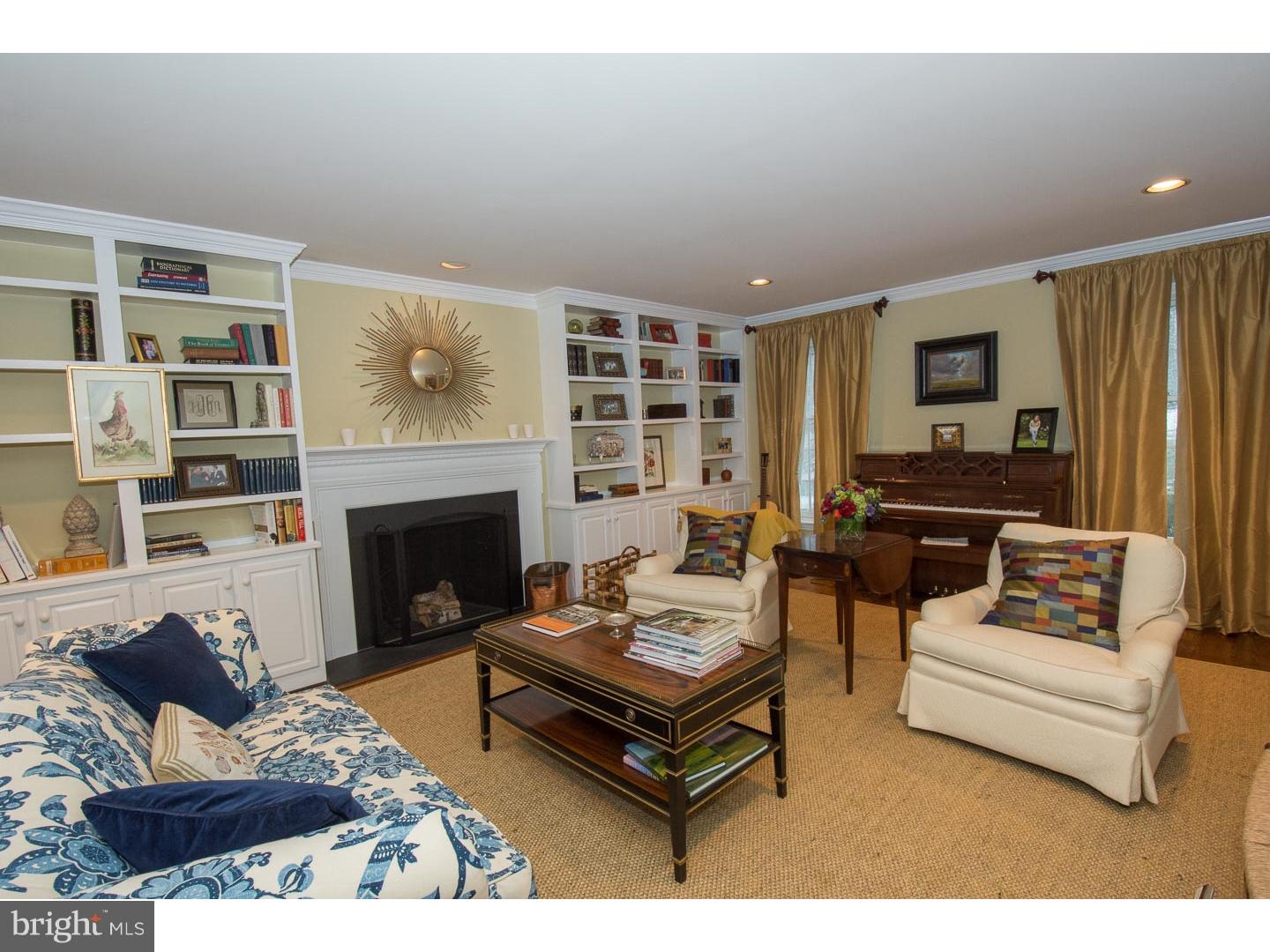 264 Ravenscliff Road Wayne, PA 19087 - Photo 4 of 24 Living Room