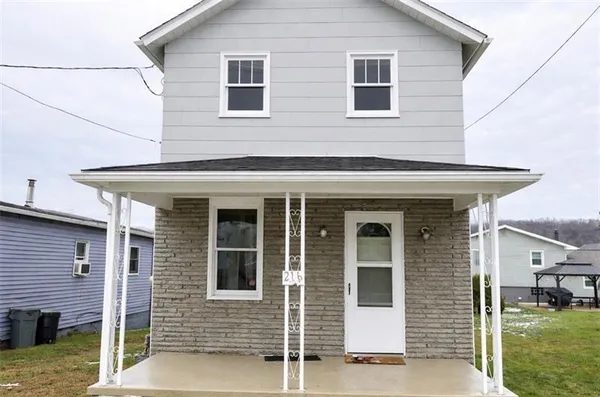 $850 | 216 South 8th Street, West Newton, PA 15089