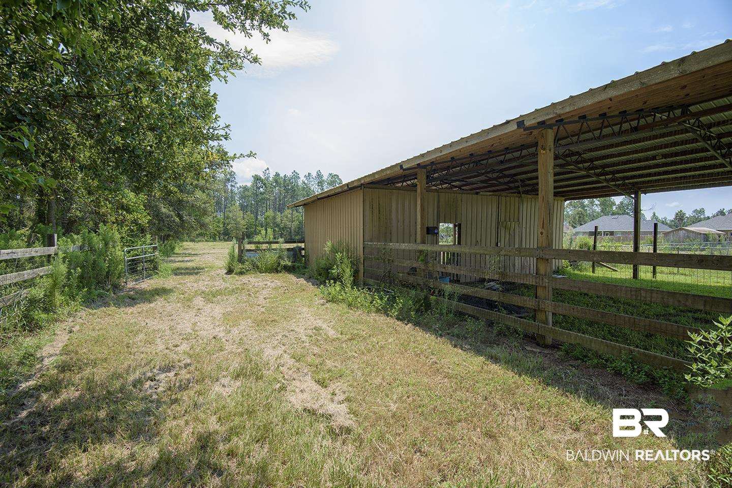 9686 County Road 65 Foley, AL 36535 - Photo 16 of 47 Barn