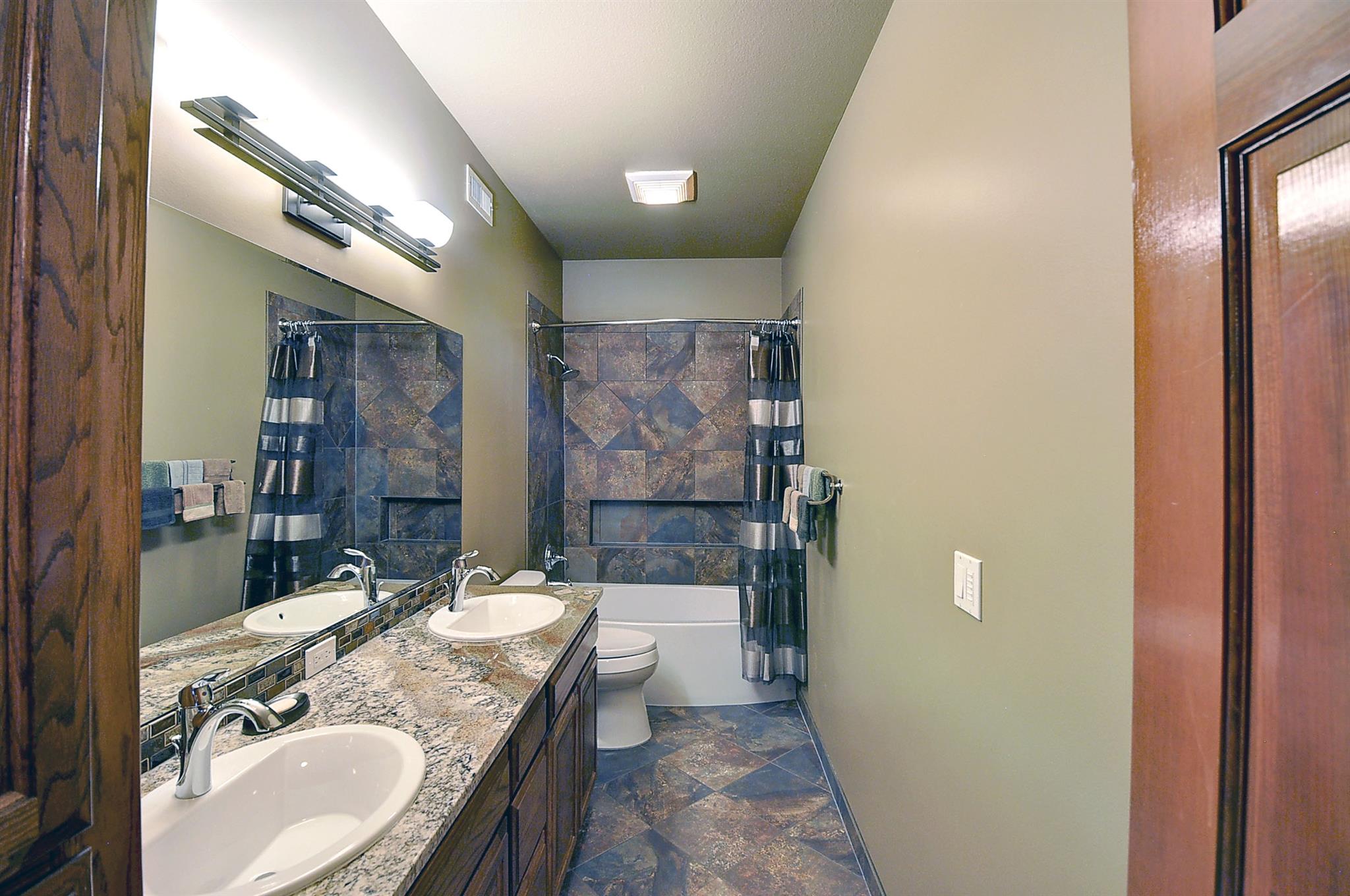 6109 South Dearborn Road Spokane, WA 99223 - Photo 12 of 35